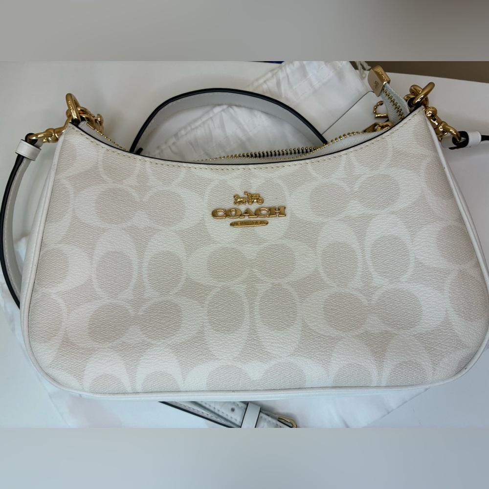 Coach White Teri Shoulder Bag in Signature Canvas - Picture 7 of 12